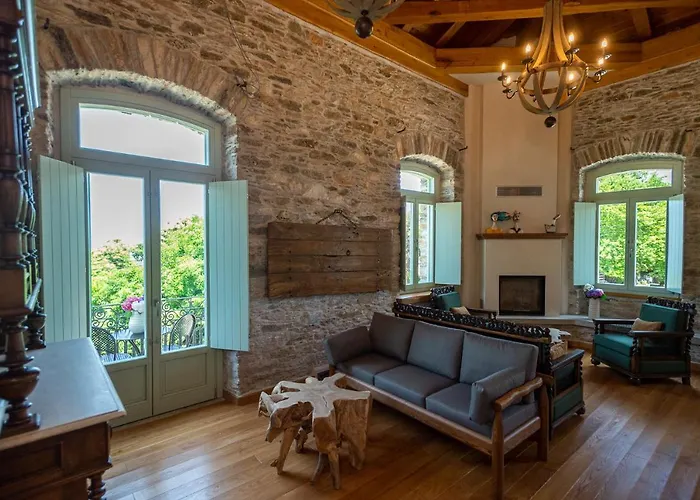 Nostos Ξενοδοχείο 5*